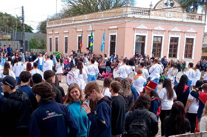 Corrida do Fogo Simbólico marca celebração da Semana da Pátria