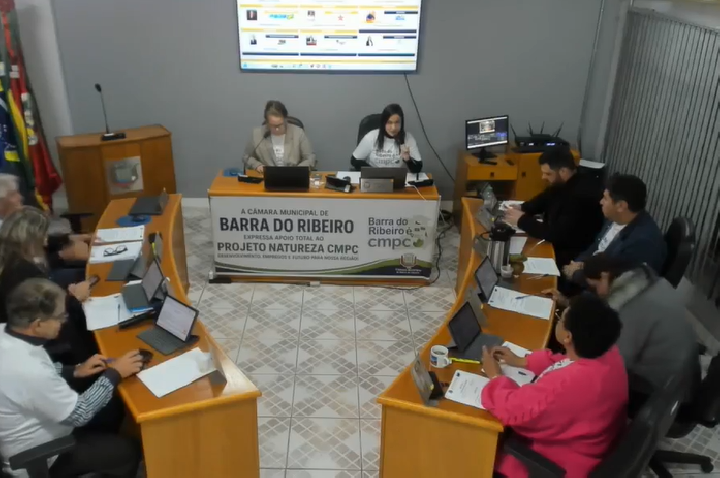 Vereador solicita informações sobre andamento de concurso público e possível ampliação de vagas