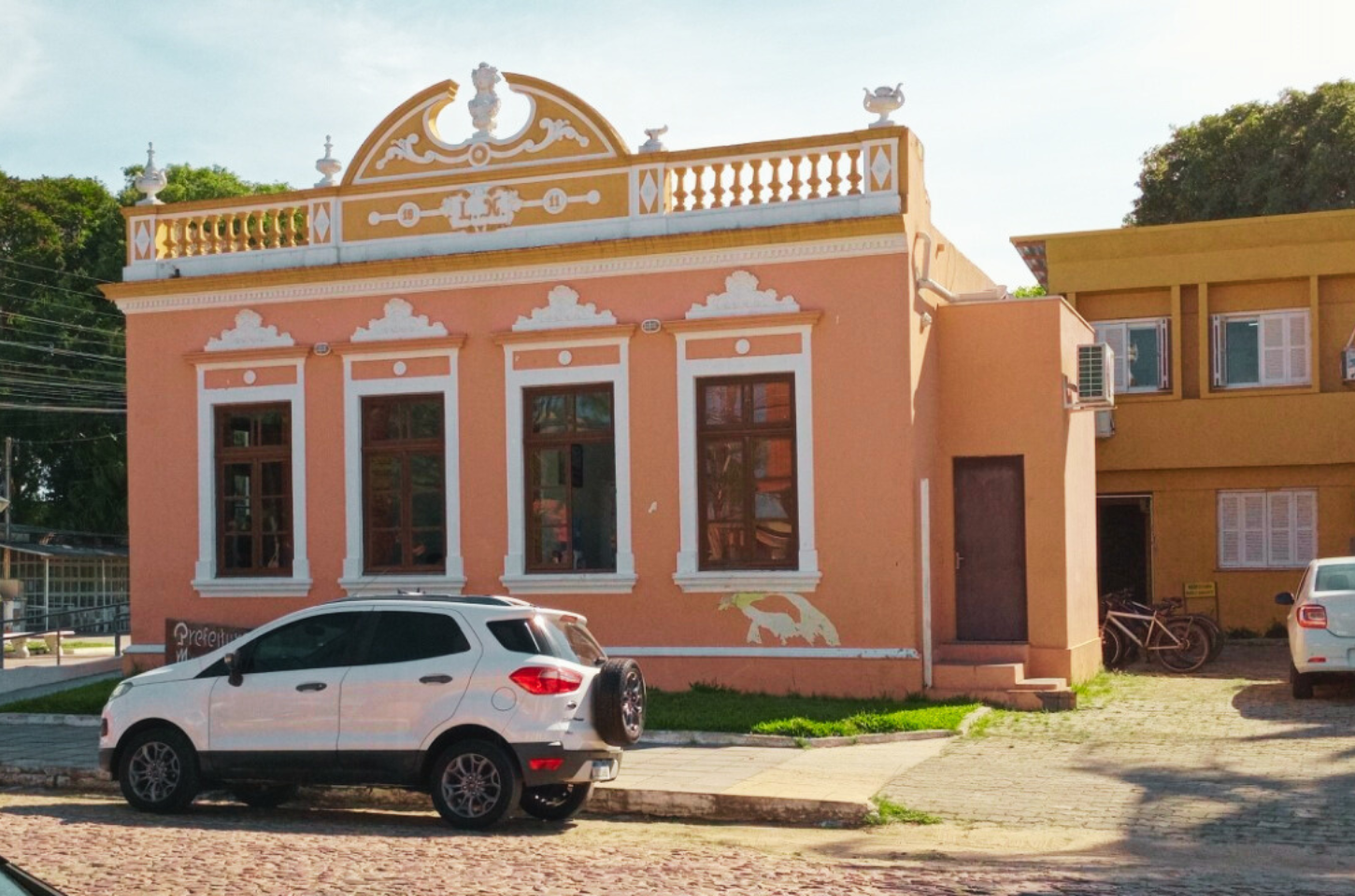 Após um longo período em turno único, órgãos municipais voltam a operar em dois turnos