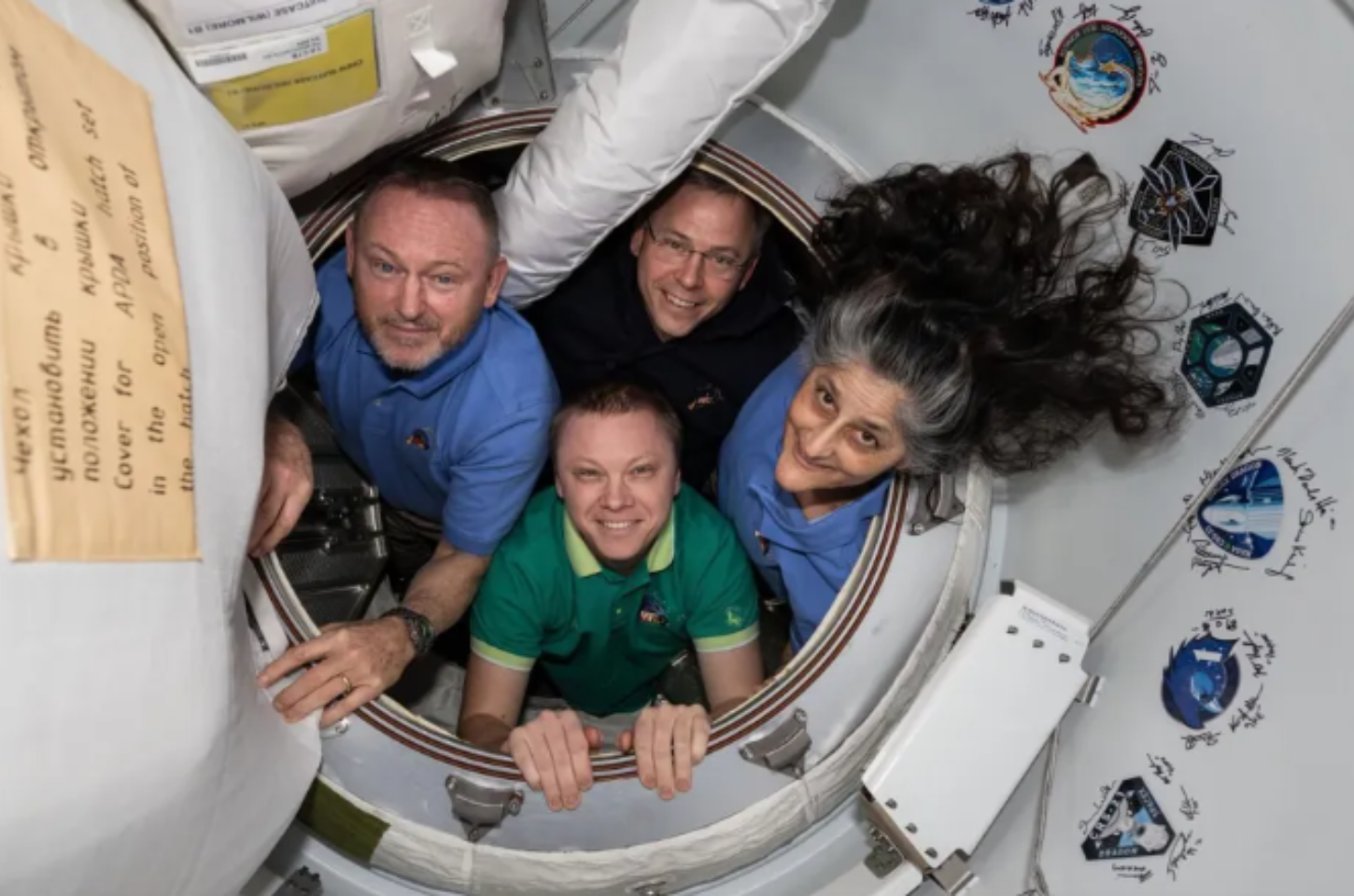 Astronautas presos no espaço há 9 meses voltam à Terra nesta terça-feira