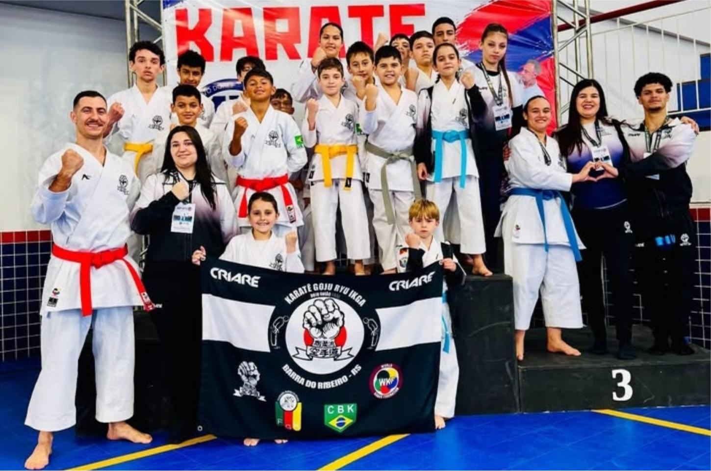 Atletas barrenses conquistam 37 medalhas na Copa Dores de Karatê em Santa Maria