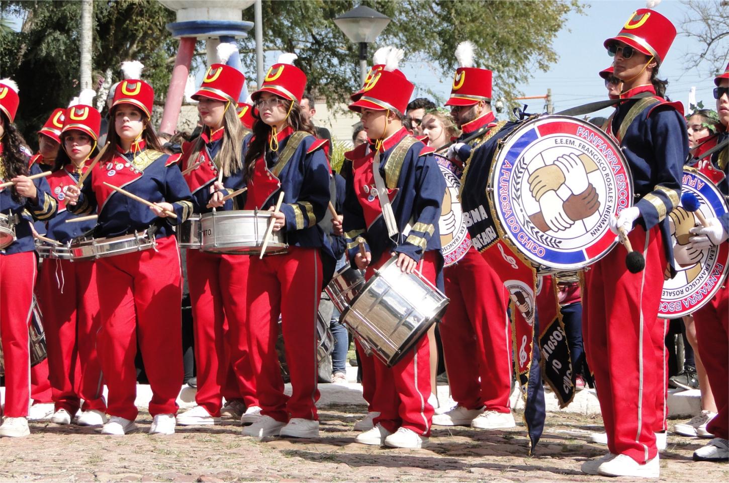 Desfile Cívico encerra a Semana da Pátria em Barra do Ribeiro