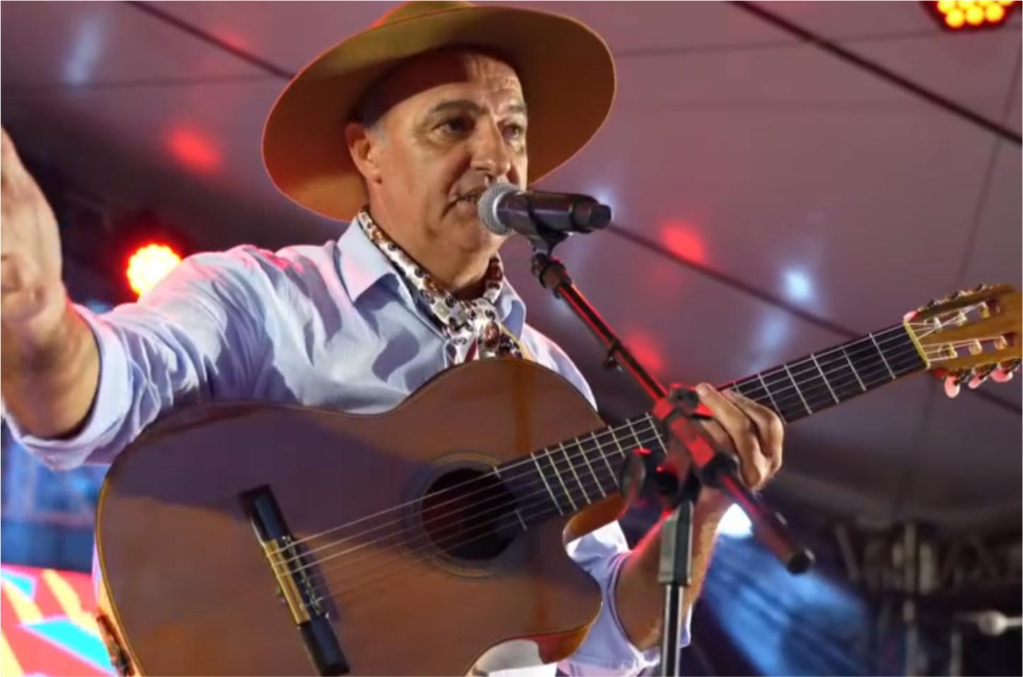 Cândido Feijó lança novo álbum em evento-almoço neste domingo