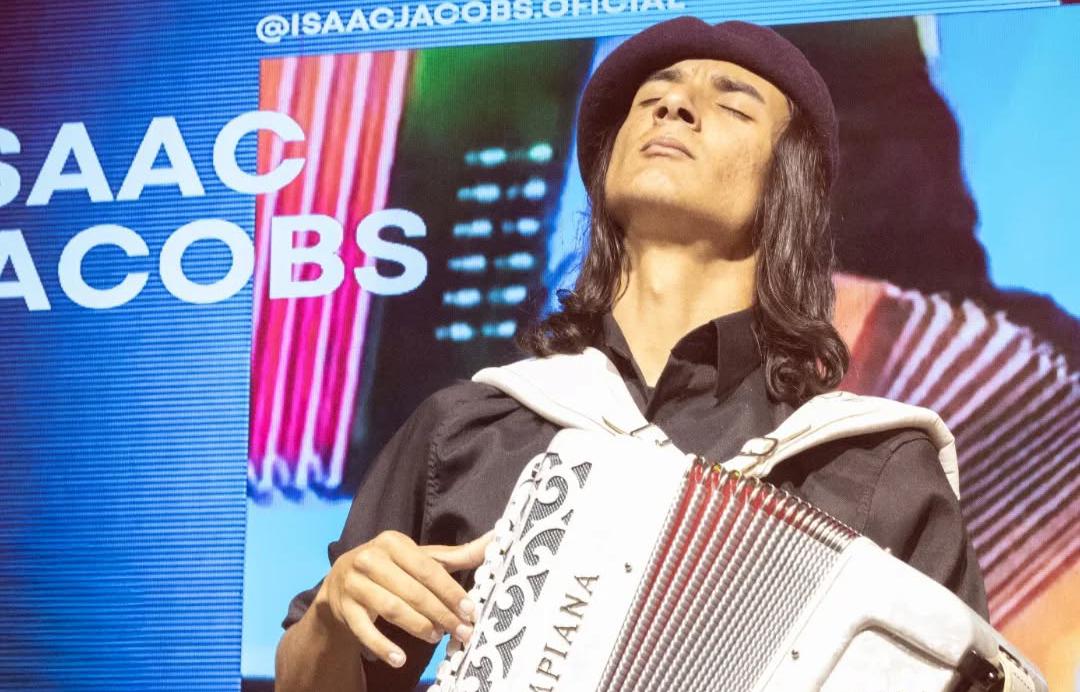 Isaac Jacobs conquista segundo lugar no Dia Mundial do Acordeon