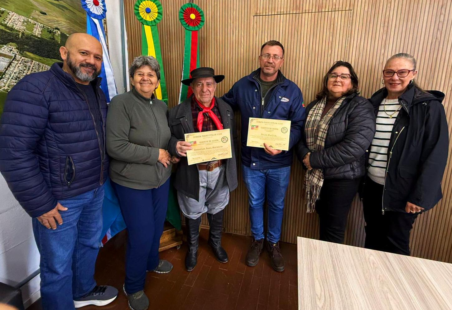 Prefeitura entrega convites de honra da Semana Farroupilha 2026 a personalidades que preservam as tradições gaúchas em Barra do Ribeiro