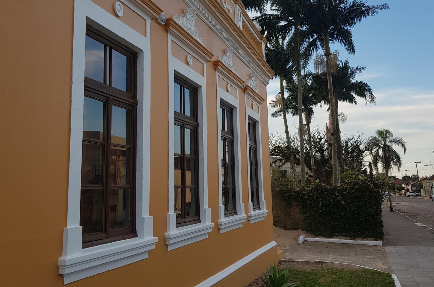 Prefeitura publica decreto com medidas para reduzir gastos após queda na arrecadação