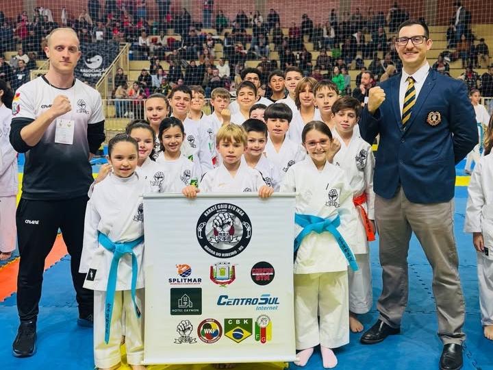 União de Karatê conquista vice-campeonato gaúcho infantil